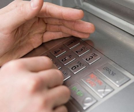FBI a trimis un AVERTISMENT tuturor băncilor internaţionale: ATM-urile bancare din întreaga lume sunt expuse riscului unui atac cibernetic iminent