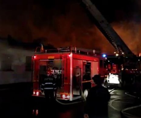 Incendiu DEVASTATOR la un centru de REFUGIAȚI. Care este bilanțul INCIDENTULUI