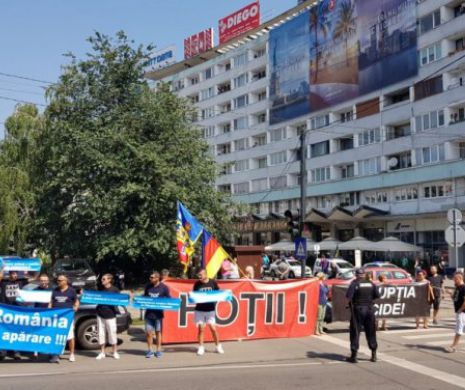 MITING DIASPORA: Protest la 5 luni. „Vreau să vin acasă, dar Guvernul nu mă lasă”