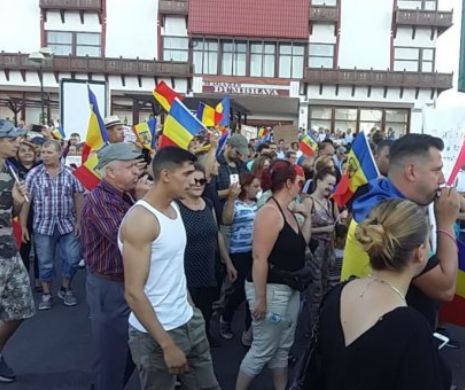 MITINGUL DIASPOREI: Peste 6.000 de protestatari din Cluj, Sibiu şi Iaşi susţin manifestaţia din Bucureşti
