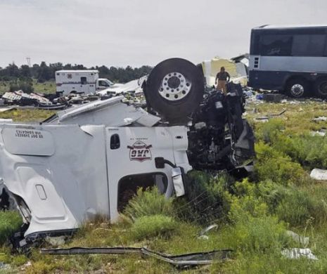 TRAGIC accident pe autostradă. Cel puțin șapte persoane și-au pierdut viața