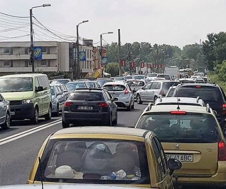 CARAMBOL pe DN1. Coloană de autoturisme de peste 3 kilometri