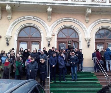 MAGISTRAȚII protestează la CURTEA de APEL București. BREAKING NEWS