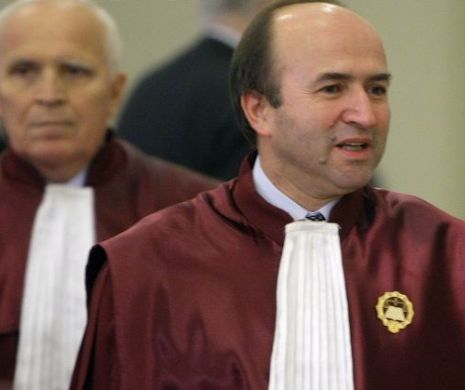 Ministrul Justiţiei, Tudorel Toader, explică modul cum a intrat în rândul notarilor publici, fără examen