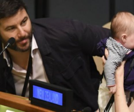 Premieră la Adunarea generală ONU: Celebra prim-ministru, Jacinda Ardem, a zburat  17 ore cu feţita de 3 luni deoarece continuă să o ALĂPTEZE