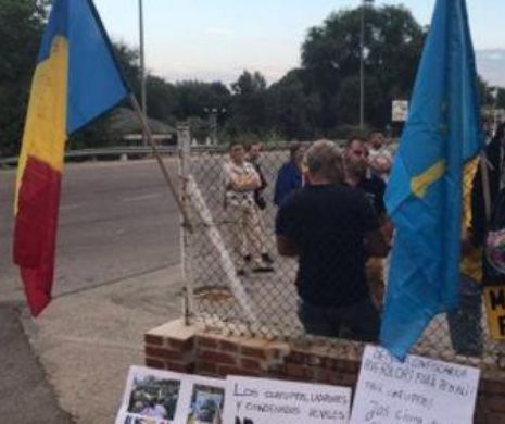 Scurta poveste despre PROTESTUL românilor ALUNGAŢI de poliţia spaniolă de lângă Palatul Zarzuela