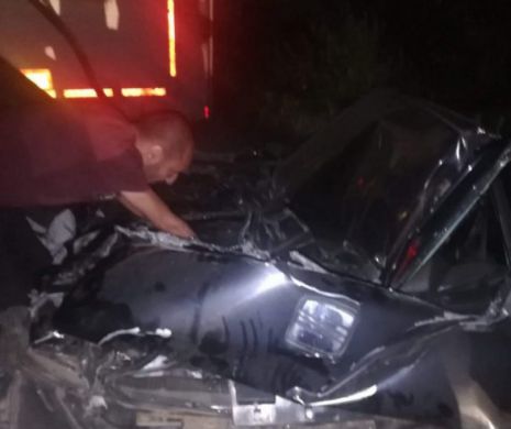 TRAGEDIE la Brașov. Un tir s-a răsturnat peste un autoturism. Două persoane sunt în stare GRAVĂ