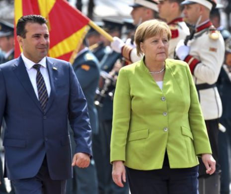 Botez obligatoriu în Balcani, nășit de Merkel