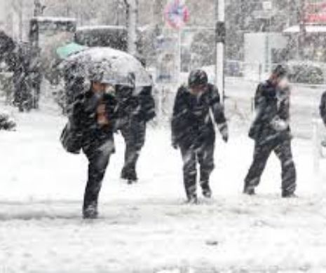 Iarna ȘI-A INTRAT DEJA ÎN DREPTURI! Meteorologii au anunțat COD GALBEN de NINSOARE