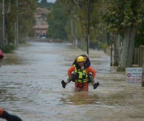 Inundații catastrofale! 13 morți și 10.000 de case fără curent electric în sudul Franței