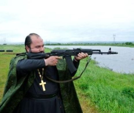 Liderii separatiștilor ruși din Ucraina au călugări pe post de bodyguarzi