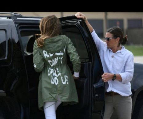 Melania Trump a MĂRTURISIT de ce a îmbrăcat jacheta cu inscripţia: „Cu adevărat nu mă interesează, dar pe tine?”