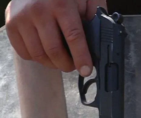 Reglare de conturi cu focuri de armă în Arad, între două grupări rivale