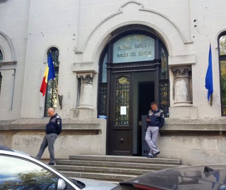 Prezența pe faleza Cazinoului din Constanța, mai mare decât la secțiile de votare