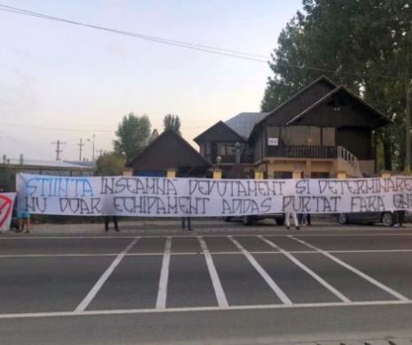 REVOLTĂ la o echipă din fotbalul românesc. Fanii au luat cu asalt cantonamentul: „Luați-o drept un ultimatum: ori vă treziți, ori plecați”