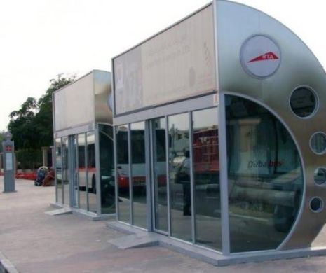 Singura comună din România cu stații de autobuz ca în Dubai și mașină electrică de poliție