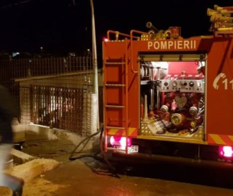 TRAGEDIE la Cernavodă. Doi bărbați MORȚI într-o casă mistuită de flăcări
