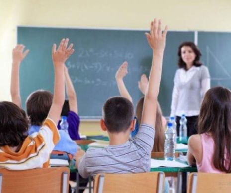 Cât costă educaţia unui copil în România. Alocaţia de la stat acoperă doar o mică parte din sumă