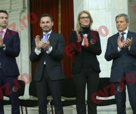 Cine îl adoptă pe fostul premier și comisar? Dacian Cioloș s-a așezat cu fundul în două luntri