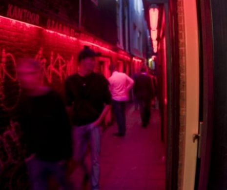 Decizie POLITICĂ: Prostituatele din Amsterdam vor putea „munci” şi în afara Cartierului Roşu