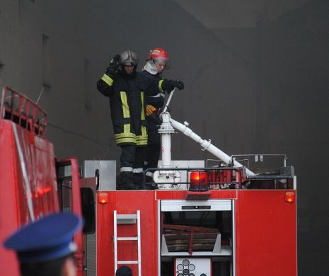 Incendiu MAJOR în România. ARD sute de metri pătrați. POMPIERII sunt în ALERTĂ