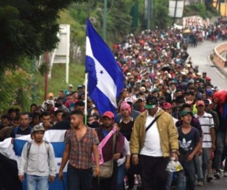 INVAZIA imigranților. Trump ÎNCHIDE granița cu Mexicul. „Vom folosi Forța LETALĂ”