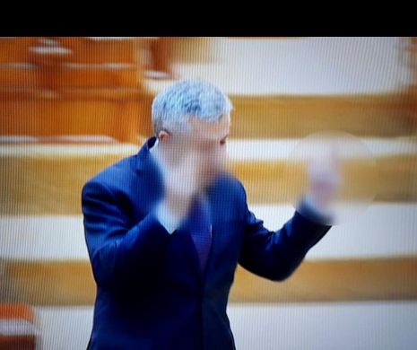 IORDACHE arată gesturi OBSCENE de la TRIBUNA Parlamentului ROMÂNIEI