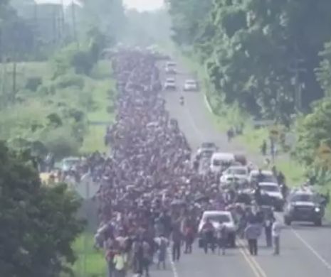 Mii de militari americani apără granița cu Mexicul luată cu asalt de caravana imigranților
