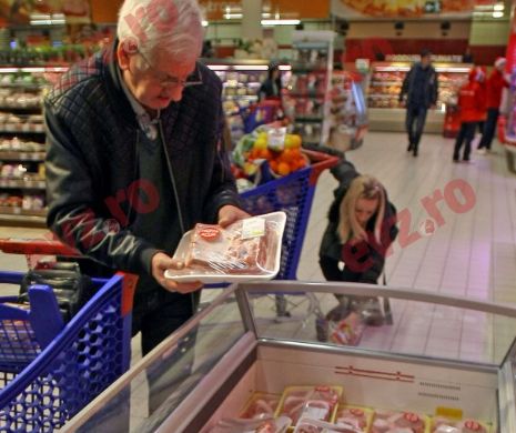 Specialiștii recomandă prețuri prohibitive la carne roșie și la mezeluri