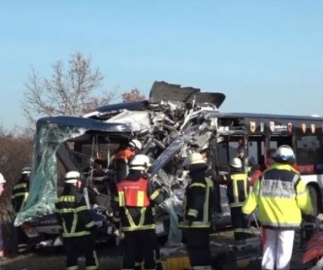 TRAGEDIE în Germania. Două autobuze implicate într-un GRAV accident rutier. 40 de persoane au fost rănite