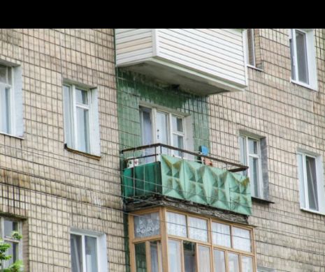 Un rus și-a aruncat amanta de la etajul 10. Femeia a supraviețuit
