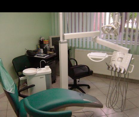 Un stomatolog român a mutilat 22 de pacienţi de pe Coasta de Azur