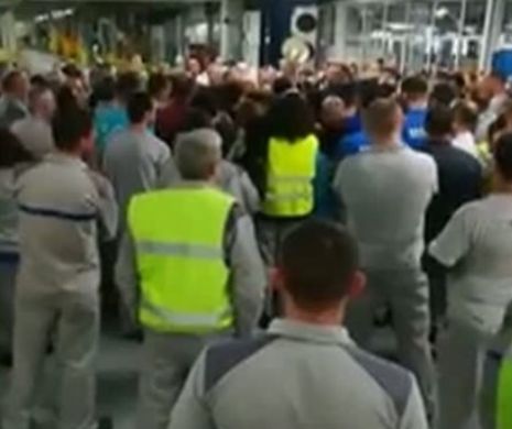 Alertă la uzina Dacia! Muncitorii au intrat în grevă