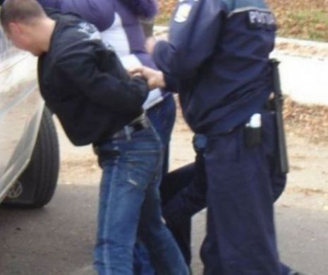 Seif furat cu ciocanul. Hoții au fost filmați chiar în timpul jafului. VIDEO