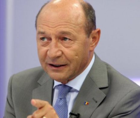Băsescu, atac dur înainte de Revelion: Simbriaşi slugarnici, campioni ai dezinformării