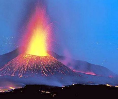 DEZASTRU în Italia. Vulcanul Etna ERUPE din nou. Măsuri de URGENŢĂ. Un aeroport este ÎNCHIS