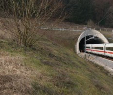 HAOS în preajma sărbătorilor. Proteste de amploare pe calea ferată. GREVA paralizează întreaga ţară