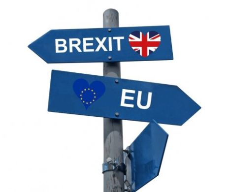 Lovitură DURĂ pentru mii de români! Până când mai pot lucra în Marea Britanie