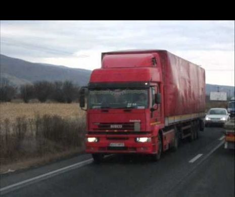Momente de COŞMAR pe o autostradă din Italia. Un şofer român a salvat de la MOARTE doi pasageri dintr-o altă maşina