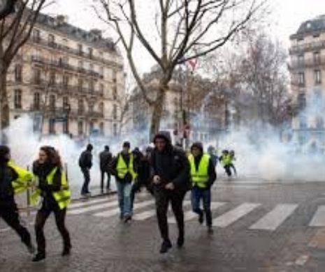 PROTESTELE de la PARIS: 7 RĂNIŢI şi 157 de persoane ARESTATE