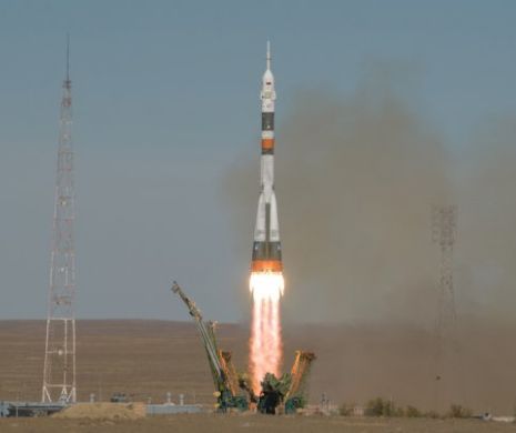 Rusia pune pe orbita pământului 28 de sateliți artificiali (VIDEO)