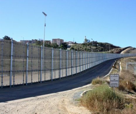 TRUMP nu RENUNŢĂ. Zidul de la graniţa cu MEXICUL se va CONSTRUI