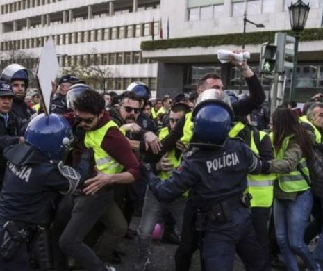 Vestele Galbene din Portugalia au ieşit în stradă. Organizatorii: Extrema dreaptă infiltrată
