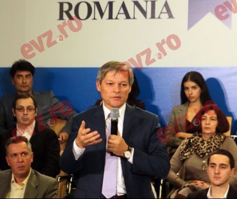 A treia zi după Scripturi. Cioloş îşi cere scuze după ce i-a asociat pe toţi românii cu Securitatea