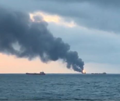 BREAKING NEWS! Explozie la Marea Neagră. Două nave, MISTUITE de flăcări