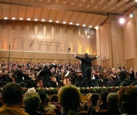 Japonezul Shinya Ozaki este de un sfert de secol dirijor permanent al Filarmonicii de Stat din Târgu Mureş. Luna viitoare, va fi sărătorit de oraşul a cărui embemă a devenit