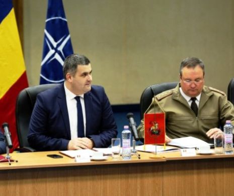 Ministrul Leș, împreună cu generalul Ciucă și secretarul de stat Ignat. A fost vorba despre ”autoevaluare”