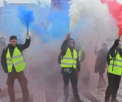 Noi ciocniri VIOLENTE în Franța. GRENADE lacrimogene pe străzile din Paris. Live TEXT
