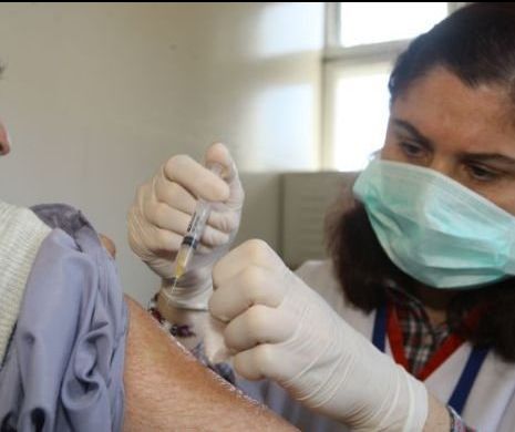 O treime din decesele cauzate de gripă au fost la Arad. Ieri a mai murit un om