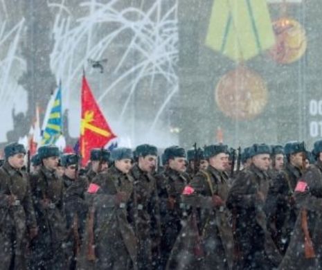 Sankt Petersburg: Paradă militară controversată lângă Muzeul Ermitajului. Putin va fi prezent şi din motive personale